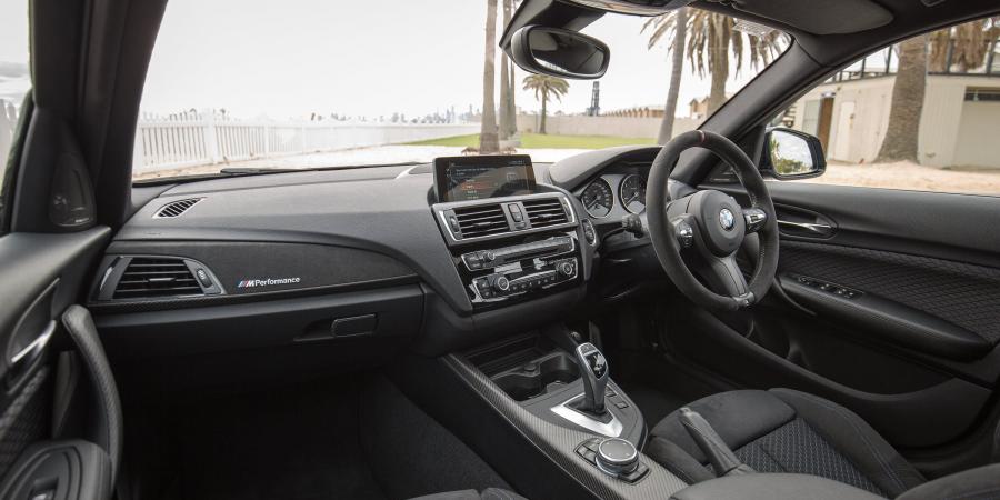 Торпедо BMW M140i Performance Edition (F20) 2017 года  (AU) (фото 20 из 25)